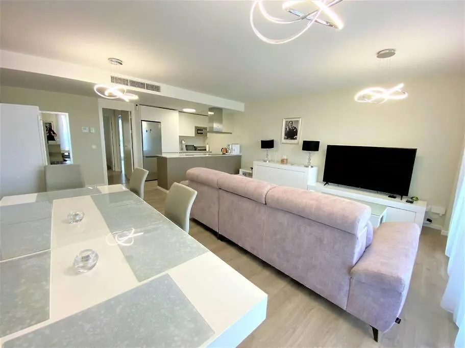 Lovely Apartment In Estepona 0*,